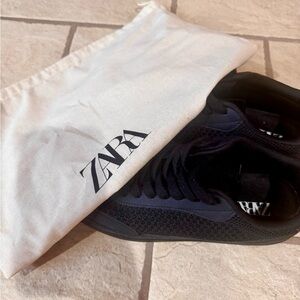 Zara Classic Black Lace-Up Shoes